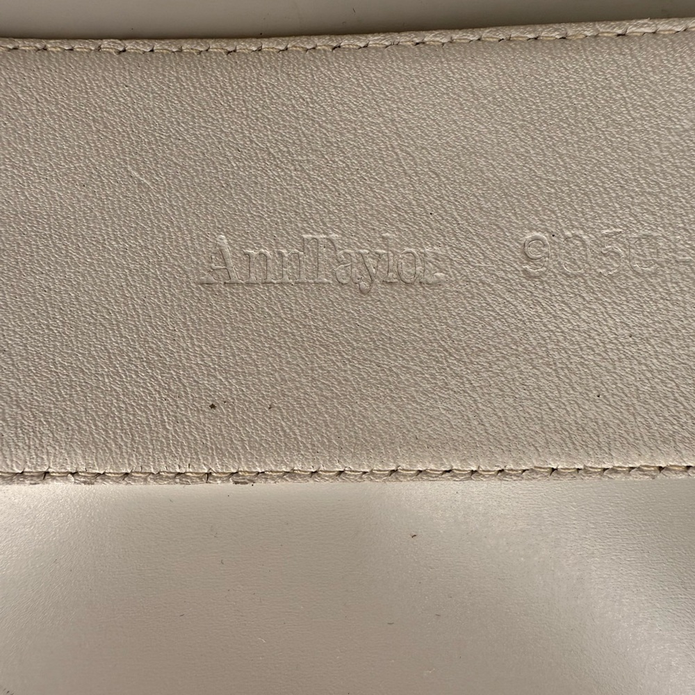 Ann Taylor White Wide Leather Belt with Tortoise Resin Buckle, Size M (35”) - Picture 5 of 7